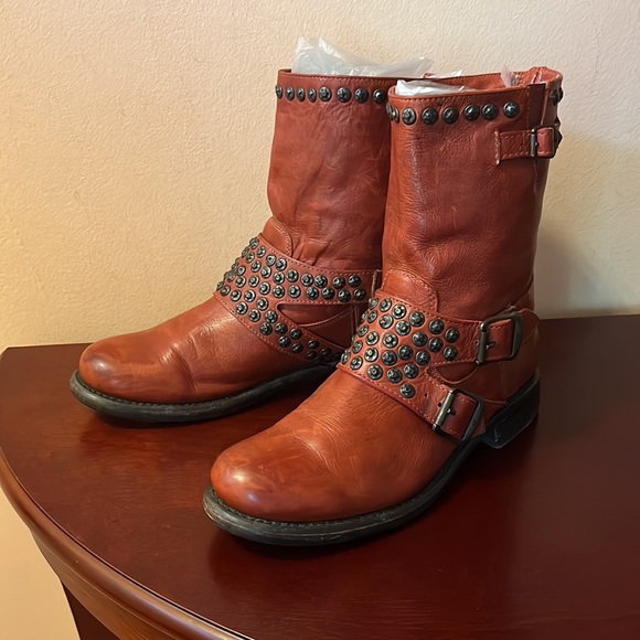 Frye Jenna Reddish Brown Color Studded Boots - Picture 3 of 11